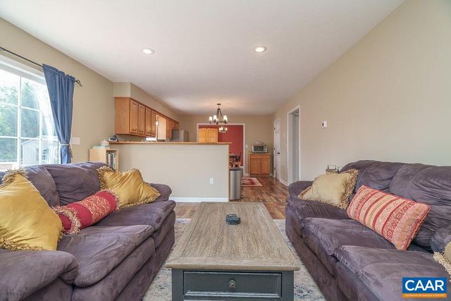 623 BULL RUN, Staunton, VA 24401