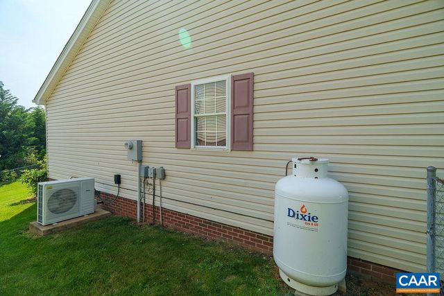 623 BULL RUN, Staunton, VA 24401