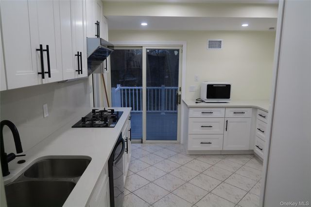 27 Heron Lane, Commack, NY 11725