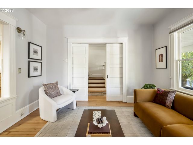 1517 Se SALMON St, Portland, OR 97214