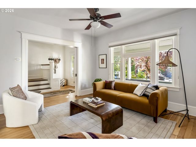 1517 Se SALMON St, Portland, OR 97214