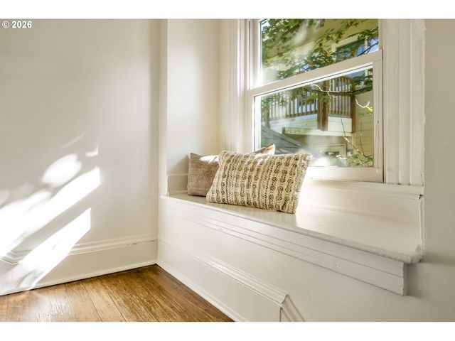 1517 Se SALMON St, Portland, OR 97214