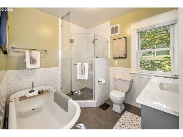 1517 Se SALMON St, Portland, OR 97214