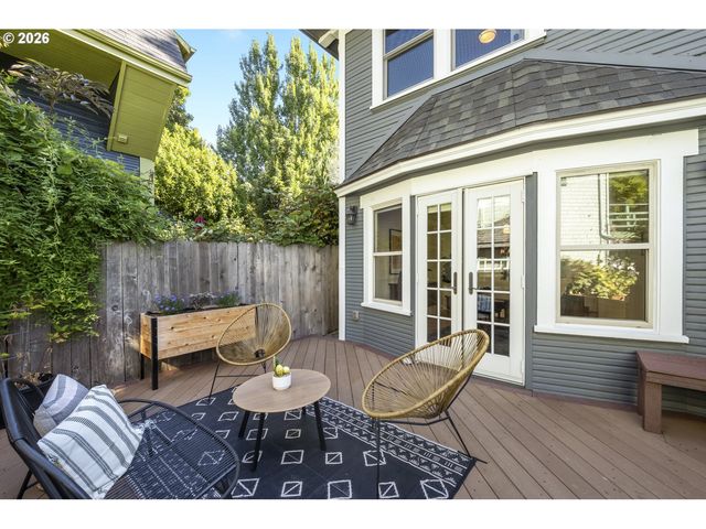 1517 Se SALMON St, Portland, OR 97214