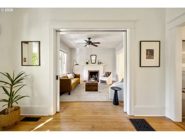 1517 Se SALMON St, Portland, OR 97214