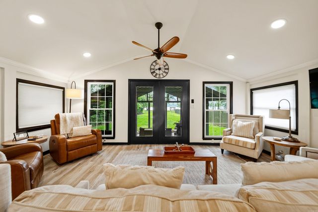 190 Riverview Way, Hot Springs, AR 71901