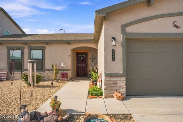 7250 Aretha Way, Las Cruces, NM 88012