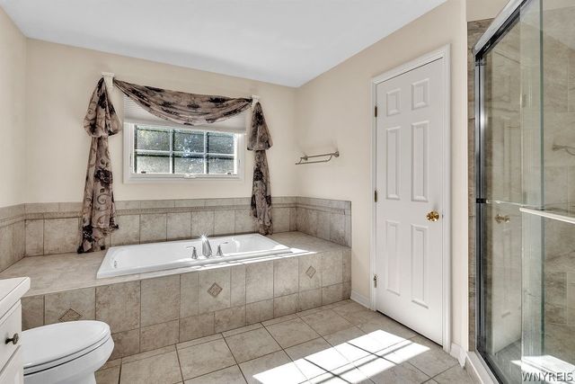 9651 Deerview Lane, Clarence, NY 14032