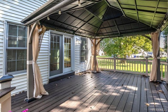 9651 Deerview Lane, Clarence, NY 14032