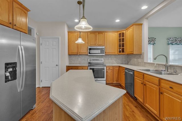 9651 Deerview Lane, Clarence, NY 14032