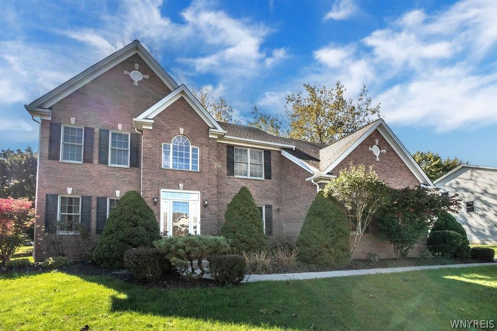 9651 Deerview Lane, Clarence, NY 14032