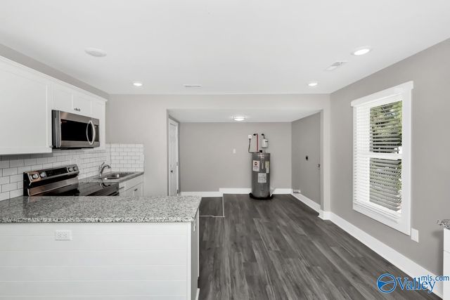 908 Fairway Drive NW, Huntsville, AL 35816