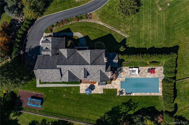 16 Austin Place, Briarcliff Manor, NY 10510