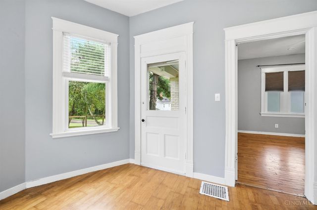 6184 Hillside Avenue, Cincinnati, OH 45233