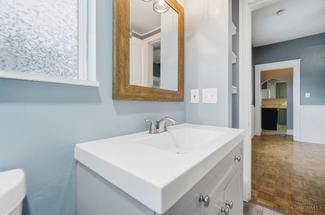 6184 Hillside Avenue, Cincinnati, OH 45233