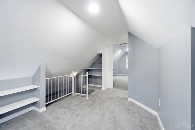 6184 Hillside Avenue, Cincinnati, OH 45233