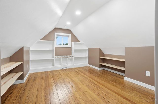 6184 Hillside Avenue, Cincinnati, OH 45233