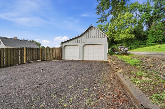 6184 Hillside Avenue, Cincinnati, OH 45233
