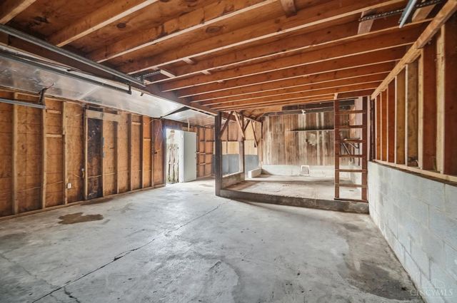 6184 Hillside Avenue, Cincinnati, OH 45233
