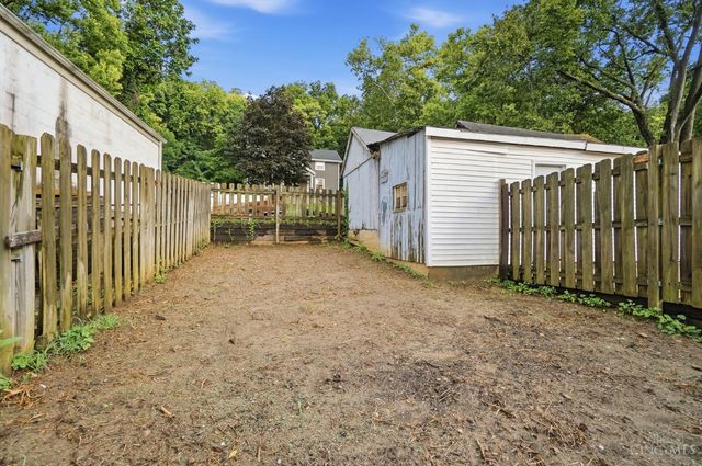 6184 Hillside Avenue, Cincinnati, OH 45233