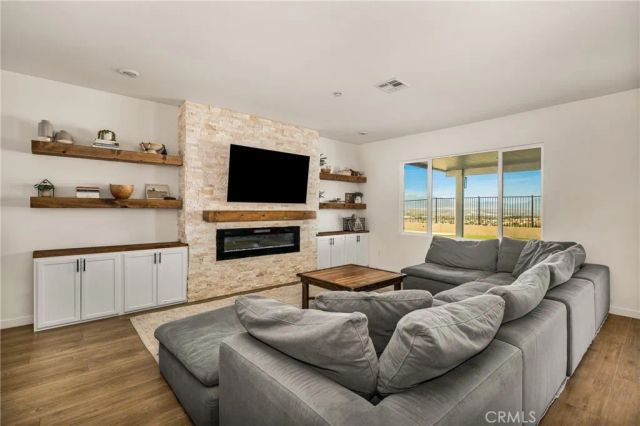 20996 Mountain Gate Drive, Riverside, CA 92507