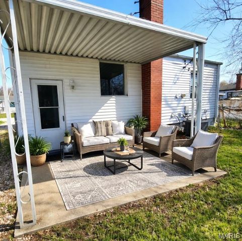 405 Tower Grove Place, St Charles, MO 63301