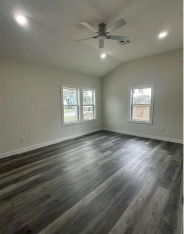 1008 Gonzales St, Cuero, TX 77954