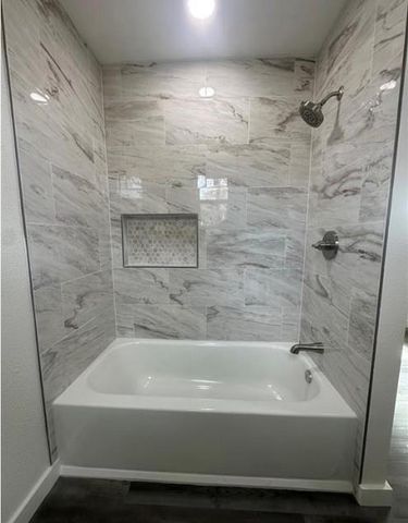 1008 Gonzales St, Cuero, TX 77954