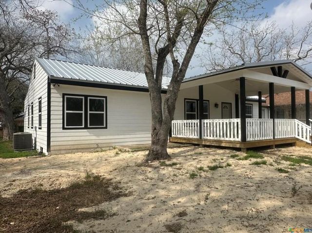 1008 Gonzales St, Cuero, TX 77954