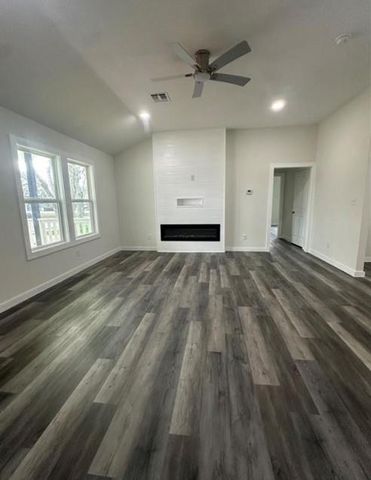 1008 Gonzales St, Cuero, TX 77954