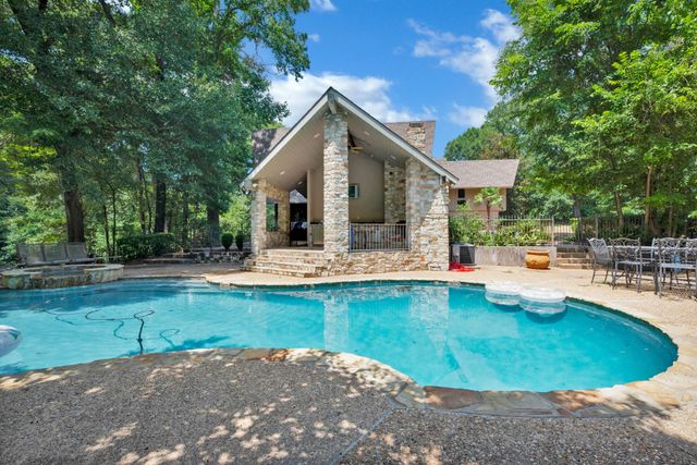 734 Chinquapin Drive, Shreveport, LA 71106