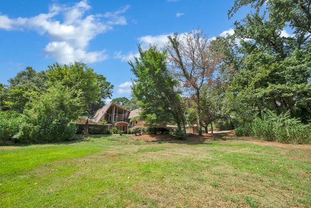 734 Chinquapin Drive, Shreveport, LA 71106