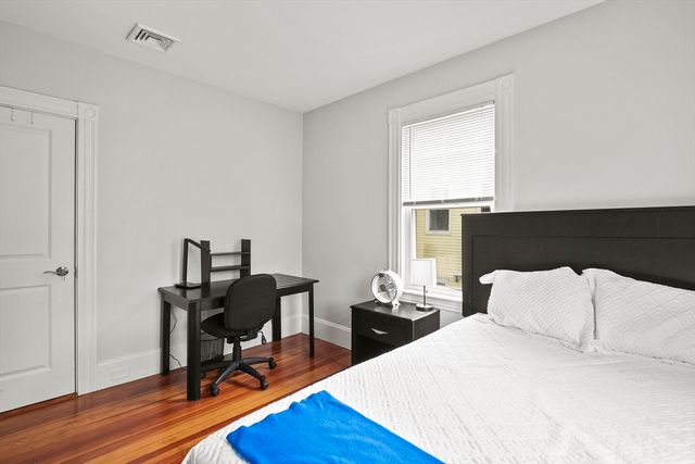 139 Adams St. 3, Waltham, MA 02453