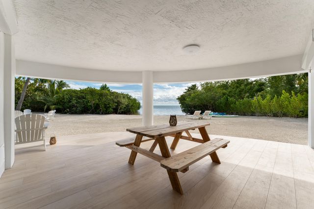 83407 Old Highway, Upper Matecumbe Key Islamorada, FL 33036