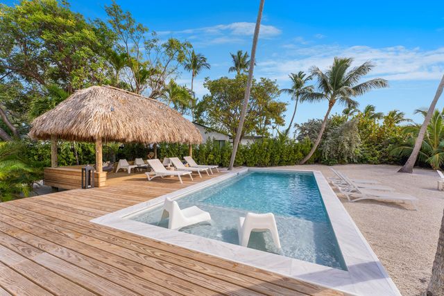 83407 Old Highway, Upper Matecumbe Key Islamorada, FL 33036