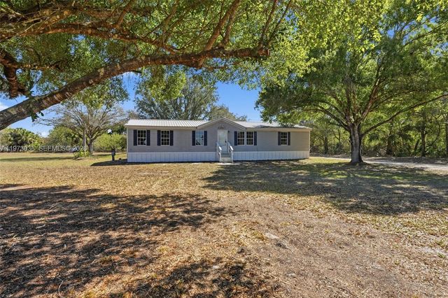 1446 seminole ave, Other City - In The State Of Florida, FL 33935