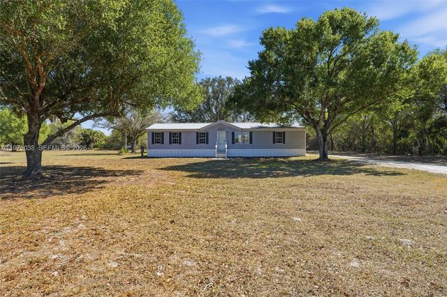 1446 seminole ave, Other City - In The State Of Florida, FL 33935
