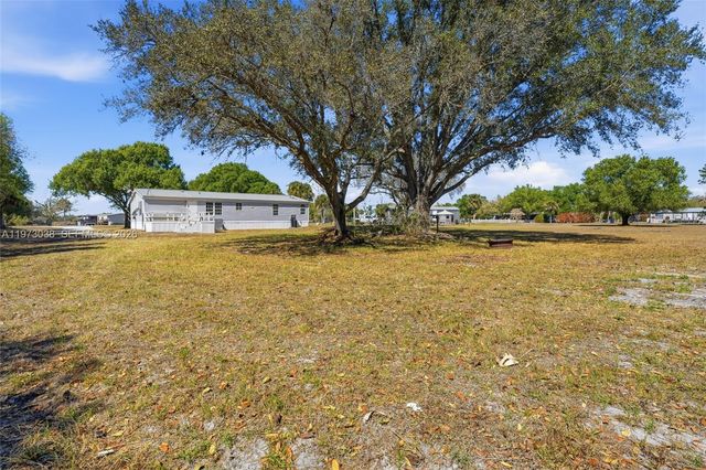 1446 seminole ave, Other City - In The State Of Florida, FL 33935