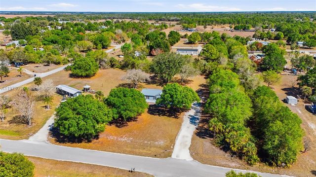 1446 seminole ave, Other City - In The State Of Florida, FL 33935