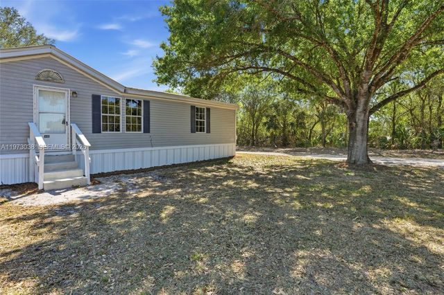 1446 seminole ave, Other City - In The State Of Florida, FL 33935