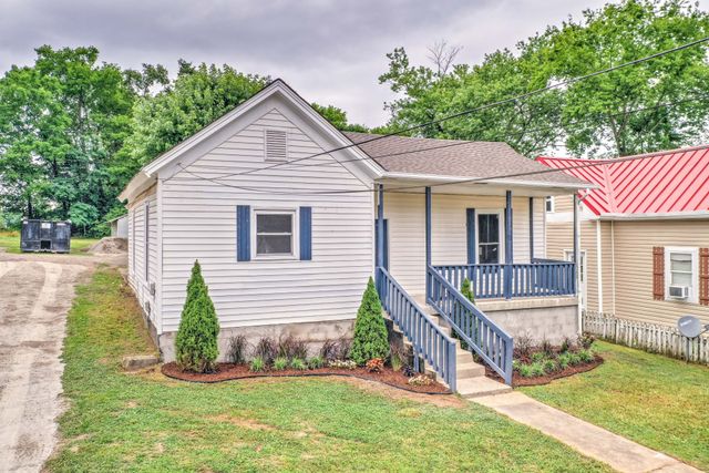 945 Clark St, Clarksville, TN 37040