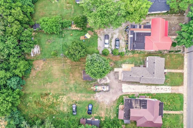 945 Clark St, Clarksville, TN 37040