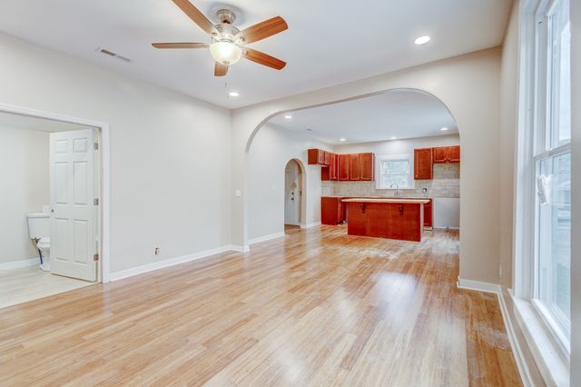 945 Clark St, Clarksville, TN 37040
