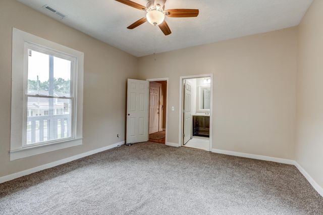 945 Clark St, Clarksville, TN 37040