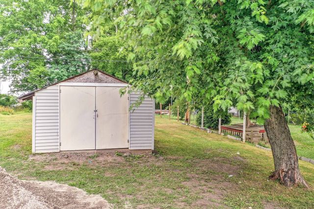 945 Clark St, Clarksville, TN 37040