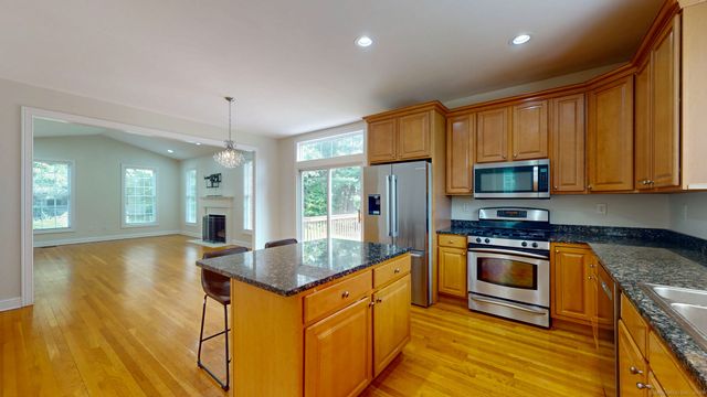 41 Buckingham Road, Avon, CT 06001