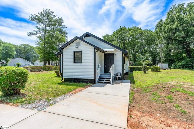 141 Edge Street, Wellford, SC 29385