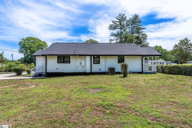 141 Edge Street, Wellford, SC 29385