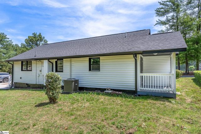 141 Edge Street, Wellford, SC 29385