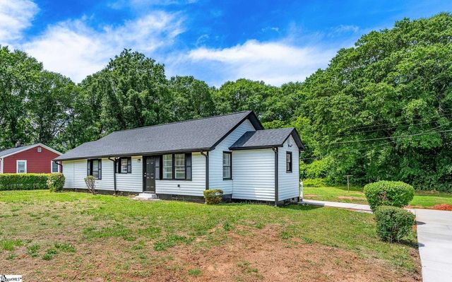 141 Edge Street, Wellford, SC 29385